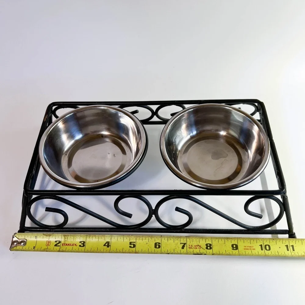 Metal Design Pet Food and Water Bowl Stand